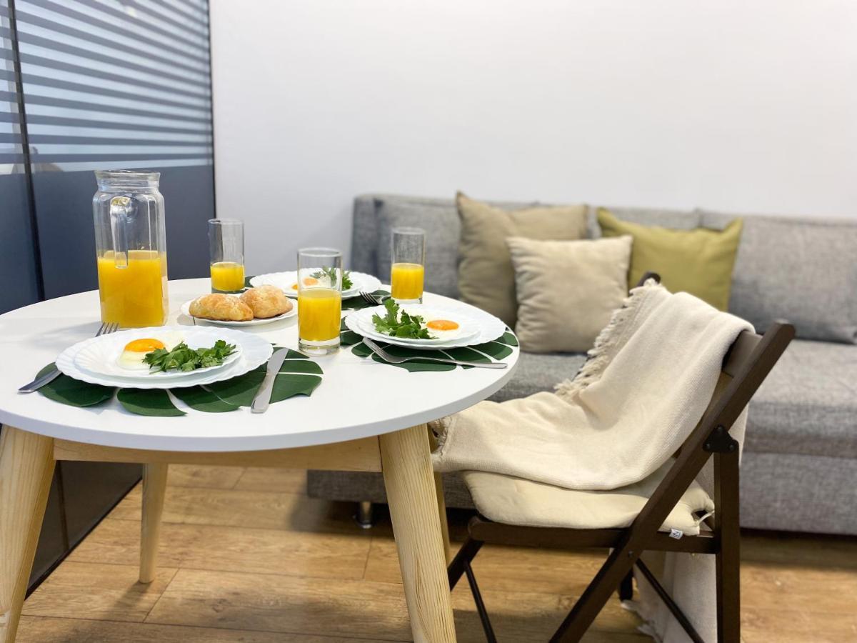Студия В Стиле Loft В Центре Города Almatî Exterior foto