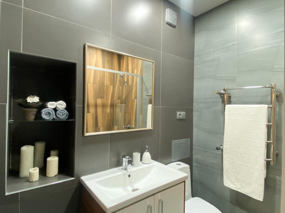 Студия В Стиле Loft В Центре Города Almatî Exterior foto