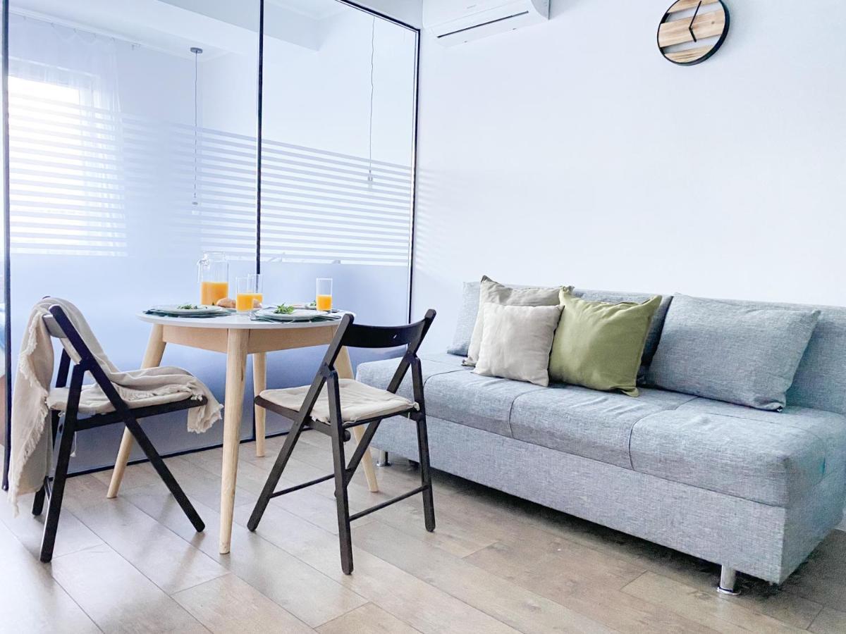 Студия В Стиле Loft В Центре Города Almatî Exterior foto