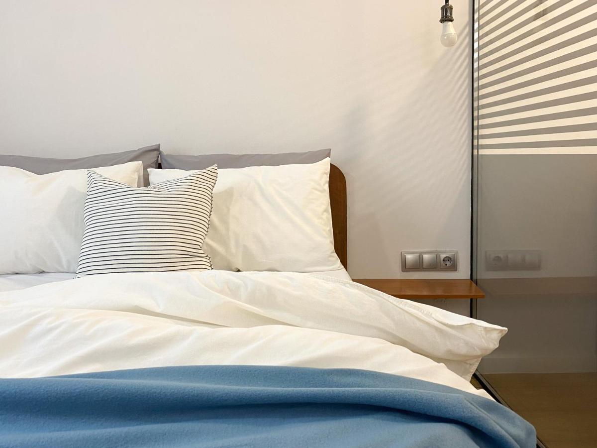 Студия В Стиле Loft В Центре Города Almatî Exterior foto