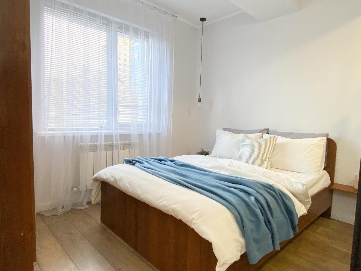 Студия В Стиле Loft В Центре Города Almatî Exterior foto