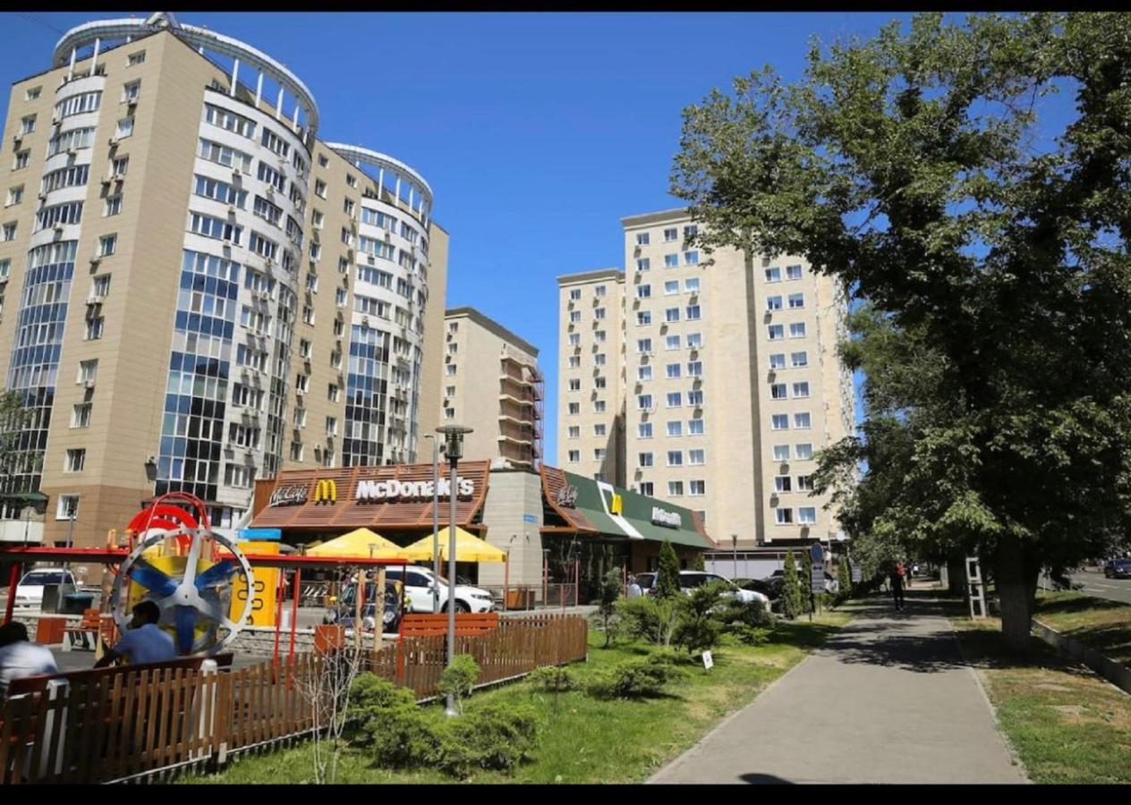 Студия В Стиле Loft В Центре Города Almatî Exterior foto